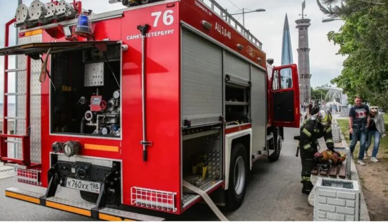 Cinco personas fallecieron en un fuerte incendio en un albergue en Rusia