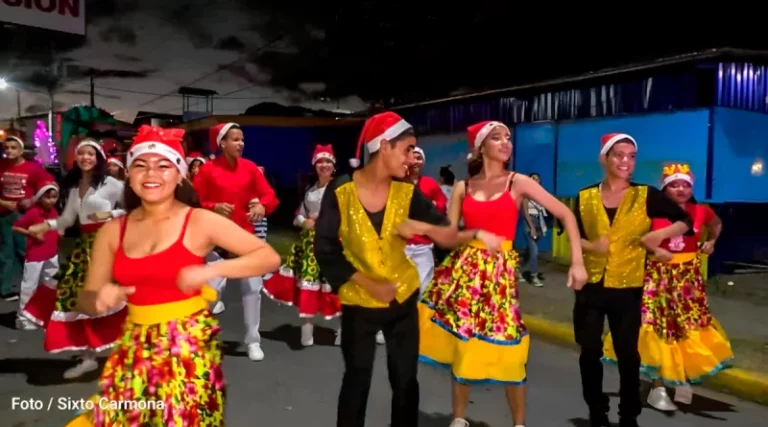 Familias de Rivas celebran el Carnaval Navideño 2023