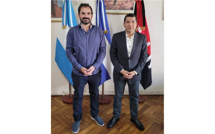José Campagnoli, escritor, investigador del Centro Estratégico Latinoamericano de Geopolítica (CELAG) y Dirigente de la organización política Puebla junto al Compañero embajador Carlos Midence.
