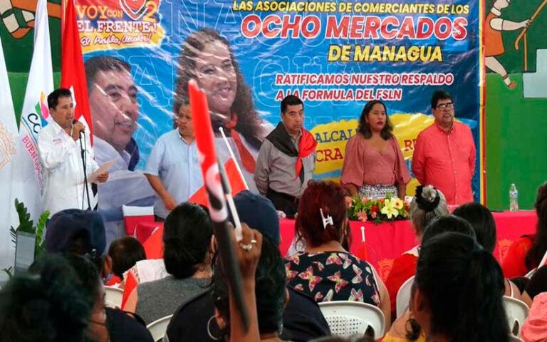 Presentan a Comerciantes del Mercado Iván Montenegro Plan de Trabajo 2023-2027