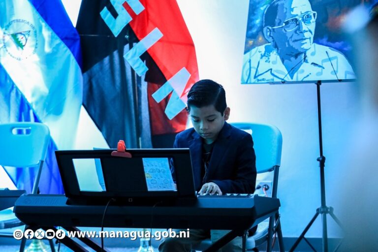 Celebran Fiestas Patrias con Concierto