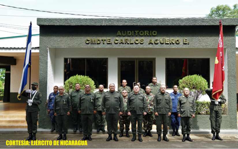 Condecoran con Medalla de Honor al Mérito del Servicio Cumplido