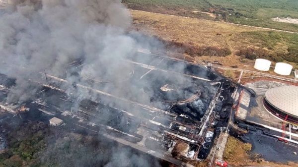Avanzan favorablemente trabajos para controlar incendio en Matanzas, Cuba