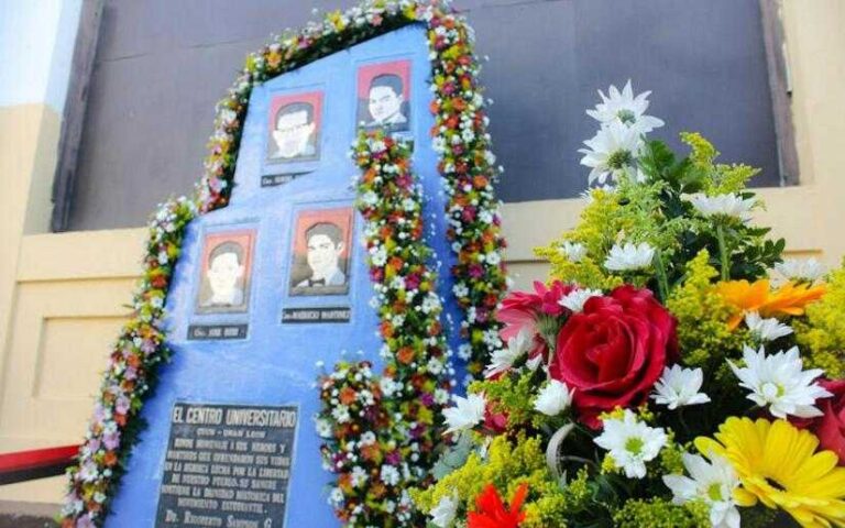León rinde homenaje a los héroes estudiantiles del 23 de julio 1959