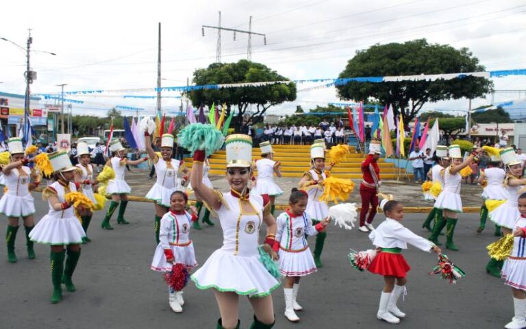 Estudiantes saludan al 166 Aniversario de la Batalla de San Jacinto