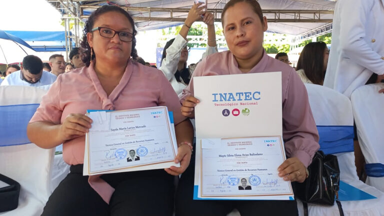 Gradúan a 330 estudiantes en el Tecnológico Ricardo Morales Avilés