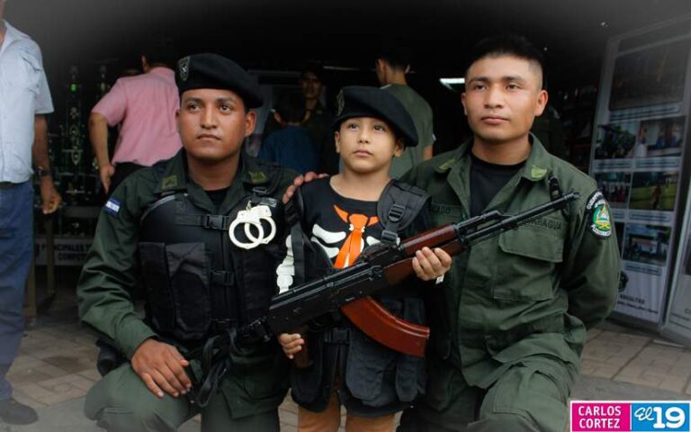 Familias visitaron la exposición estática del Ejército de Nicaragua