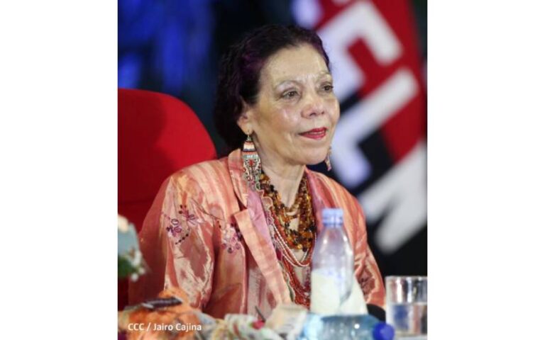 Compañera Rosario Murillo en Multinoticias (03-10-22)