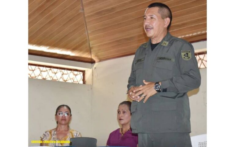 Ejército de Nicaragua participó en reunión con productores cafetaleros de Wiwilí