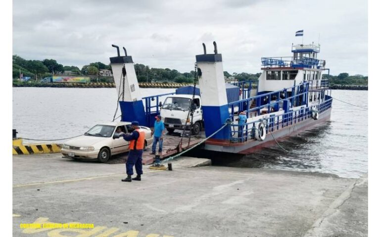 Fuerza Naval brinda protección y seguridad a embarcaciones y flota pesquera
