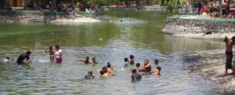 Radio Nicaragua premia a los veraneantes en El Trapiche