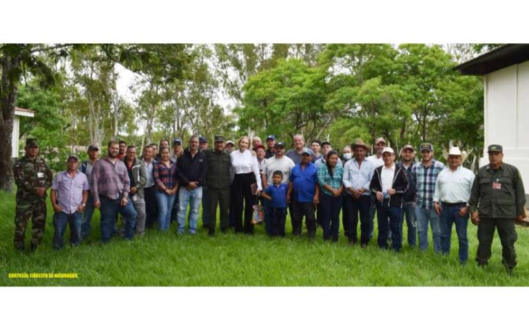 Ejército de Nicaragua se reunió con autoridades, ganaderos y productores de Matagalpa
