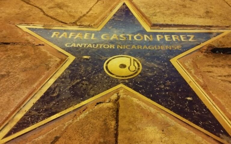 Un total de 26 artistas ingresan al  Paseo de las Estrellas