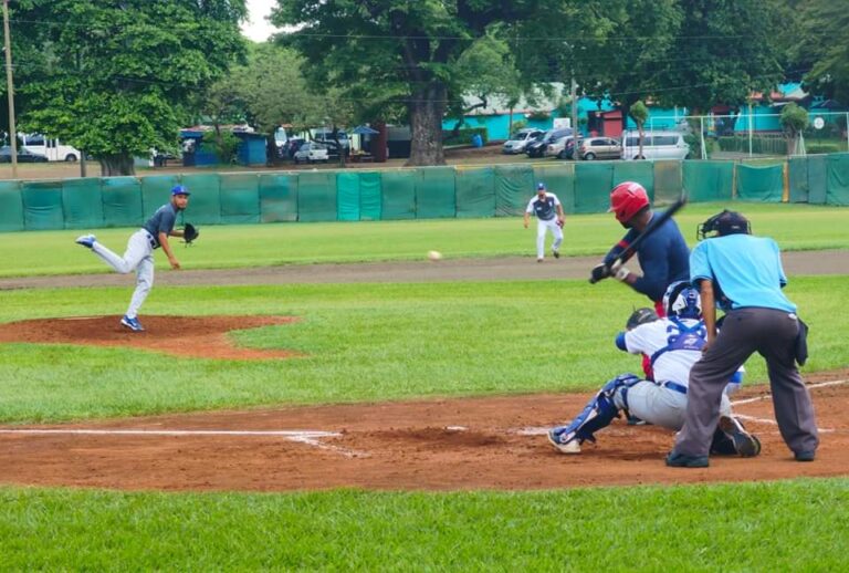 Dantos vencen a la Preselección Nacional