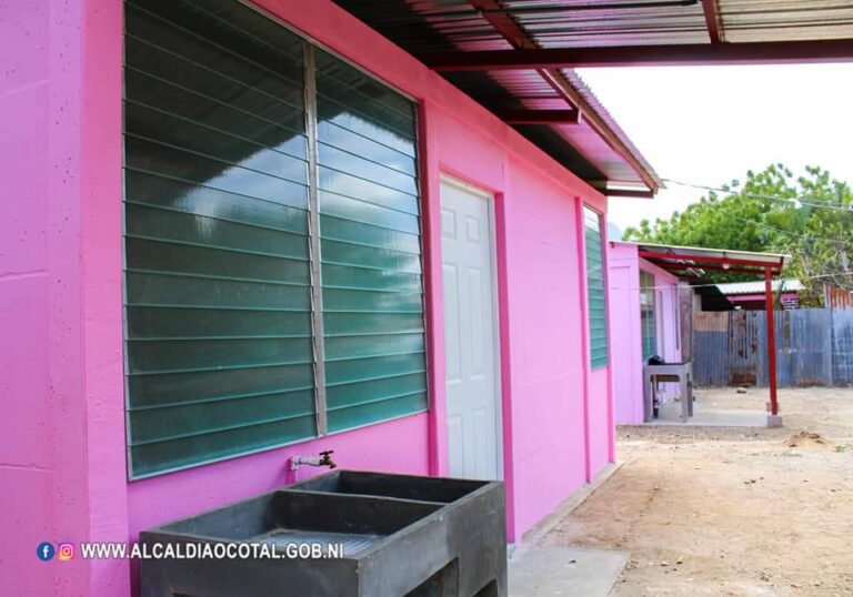 Entregan 12 viviendas en Ocotal