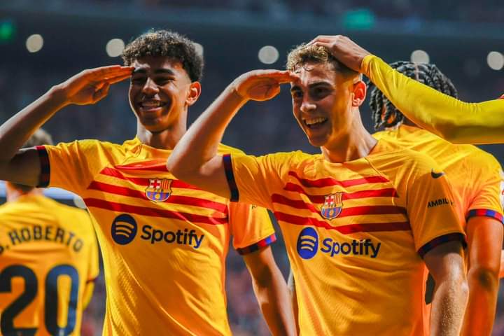 Barcelona golea al Atlético de Madrid y se apodera del segundo lugar