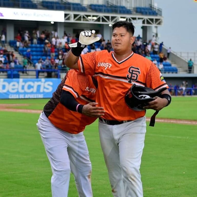 San Fernando y Chinandega dividen honores