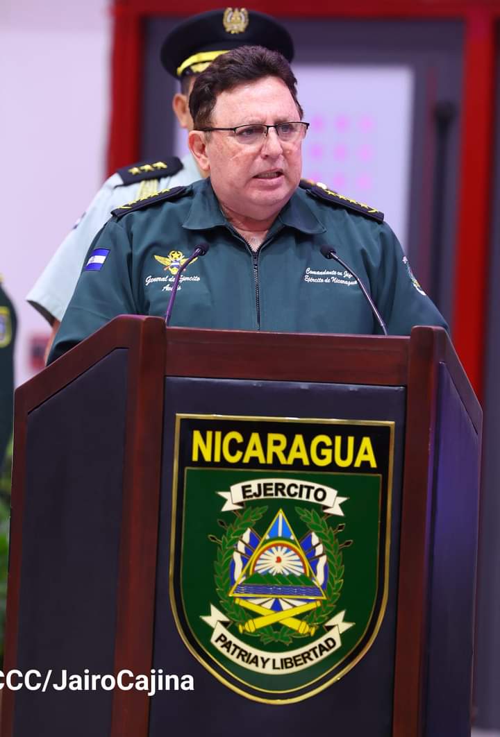 Jefe del Ejército de Nicaragua felicita a la Fuerza Aérea por su fundación