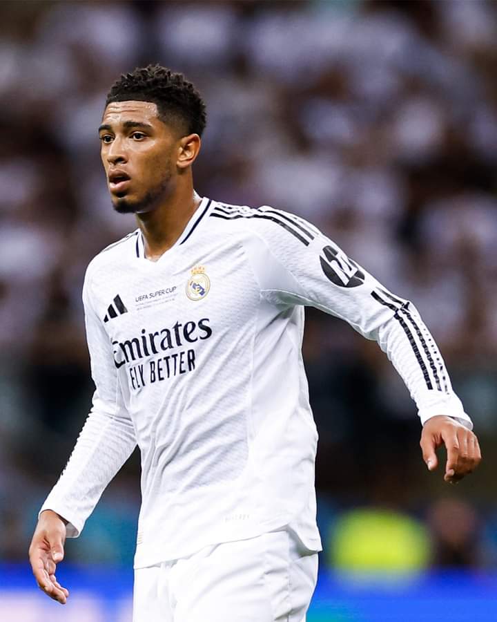 Bellingham fuera un mes por lesión