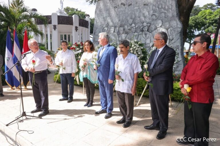 Rinden homenaje al líder de la revolución cubana, Comandante Fidel Castro