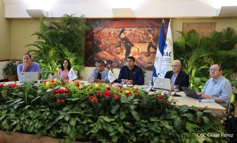 Rosario saluda a delegaciones de la FILAC y de Burkina Faso