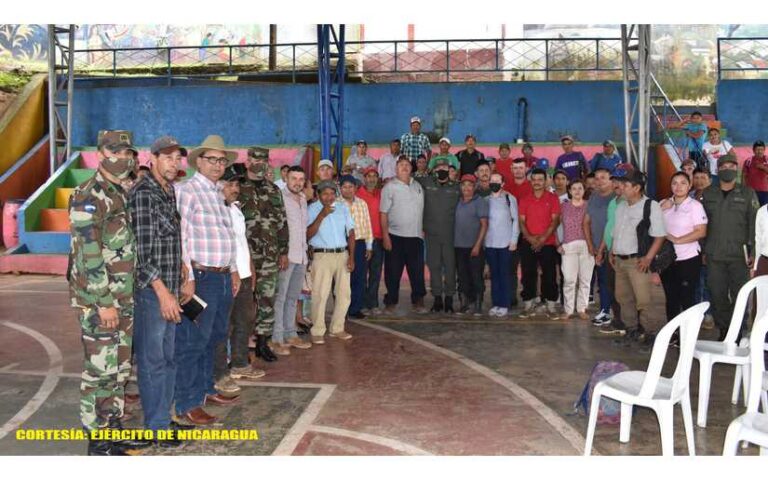 Reunión con productores cafetaleros, transportistas y comerciantes