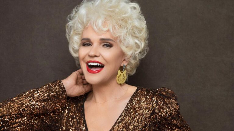 Charytin y sus rosas blancas