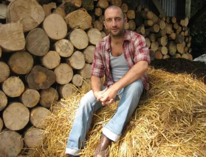 Hombre decide vivir sin utilizar para nada el dinero