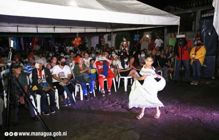 Inauguran alumbrado público en el barrio María Auxiliadora