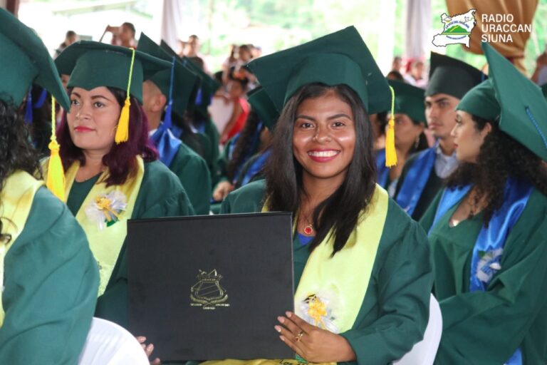 Graduación de nuevos profesionales en la Costa Caribe Nicaragüense