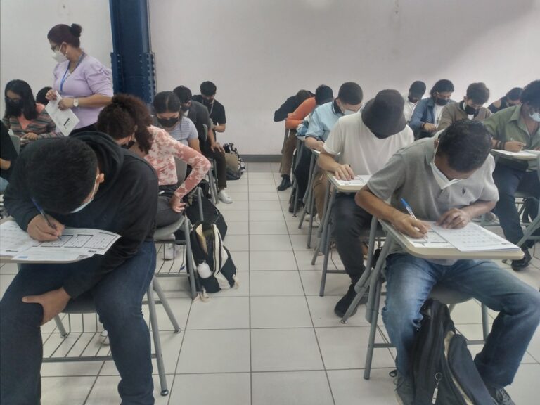 UNI realiza examen de admisión