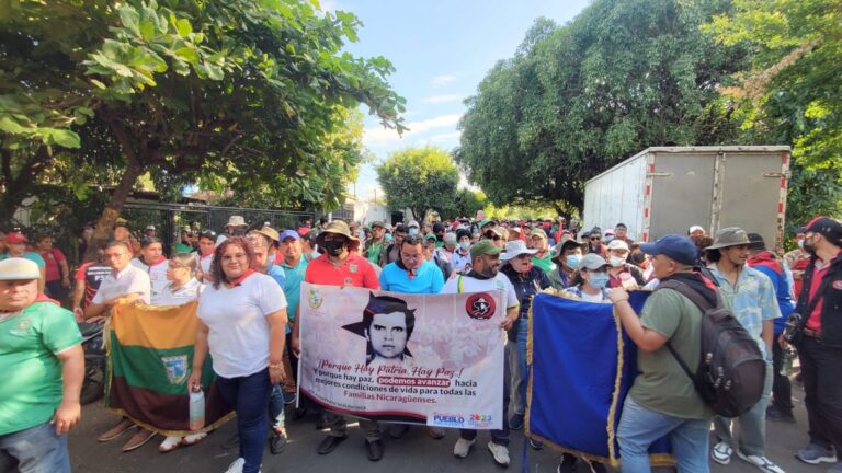 Nicaragua camina en el natalicio de Darío