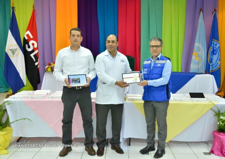 Más de 900 Tablets fueron entregadas al MINSA