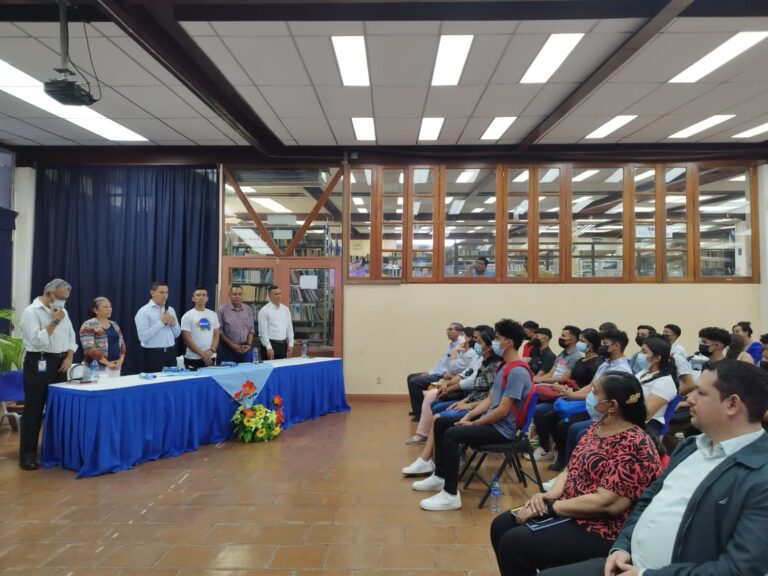 Estudiantes de nuevo ingreso de la UNAN-Managua inician sus clases