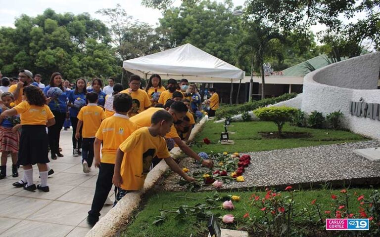 A 44 años Nicaragua rinde homenaje al niño martir Luis Alfonso Velásquez Flores