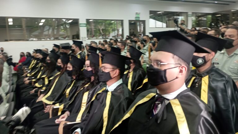 Ejército gradúa a 30 nuevos médicos