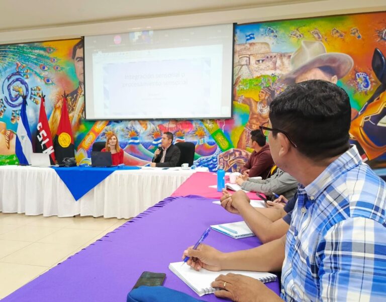 Docentes se capacitan en la autorregulación del comportamiento