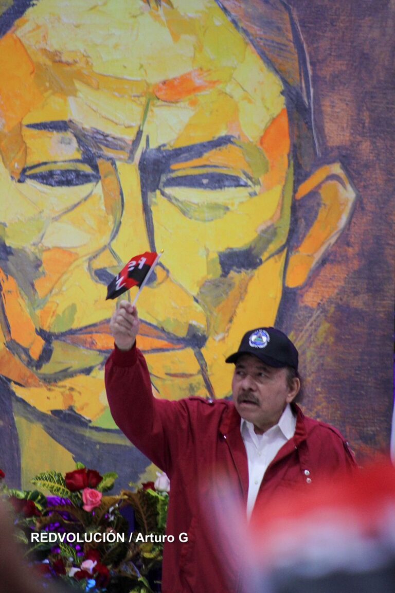 Pdte. Daniel rinde homenaje al Comandante Tomás Borge