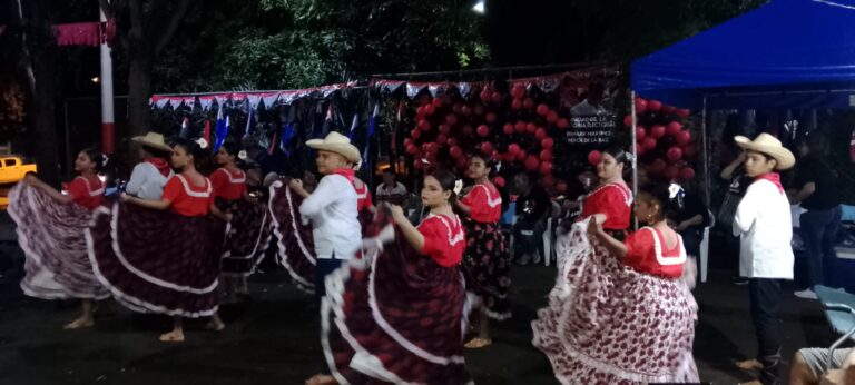 Colonia Centroamerica realiza vigilia 45/19