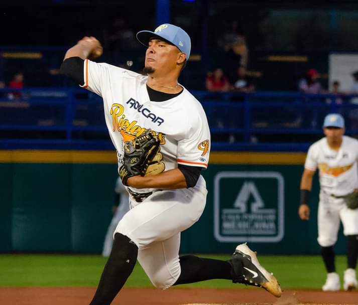 Ronald Medrano lleva 4 victorias en México