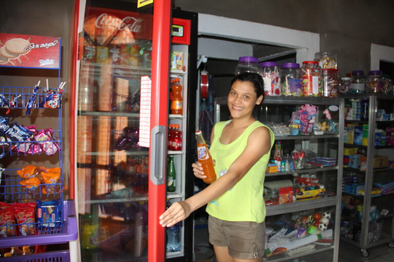 Más familias de Estelí cuentan con energía eléctrica