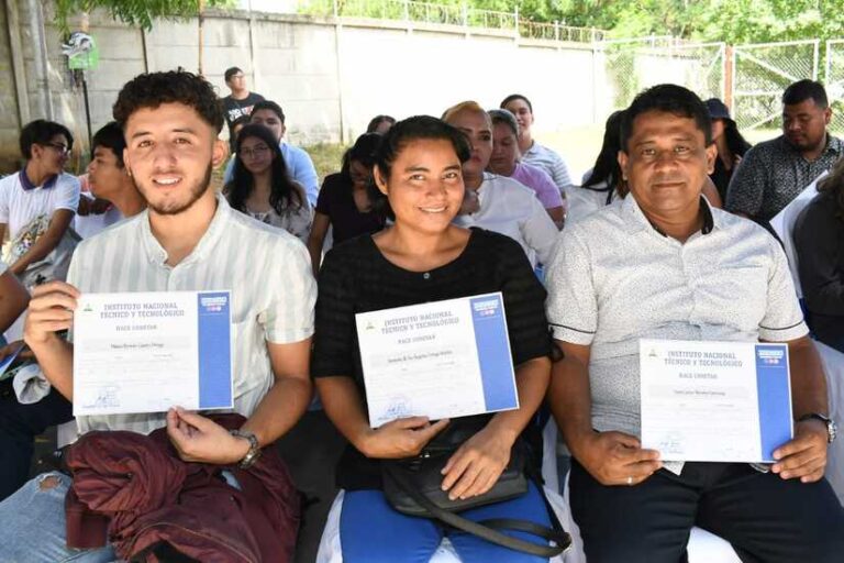 Certifican a 150 protagonistas que concluyeron cursos técnicos