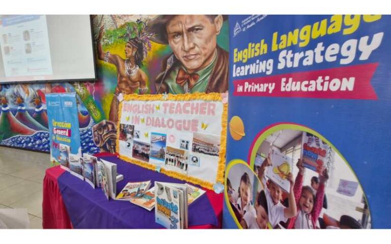 Un total de 2 mil docentes del idioma inglés fortalecen sus conocimientos