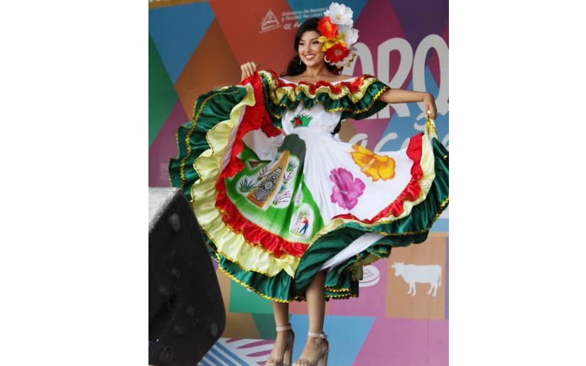 Reina India Bonita de las Fiestas Patrias