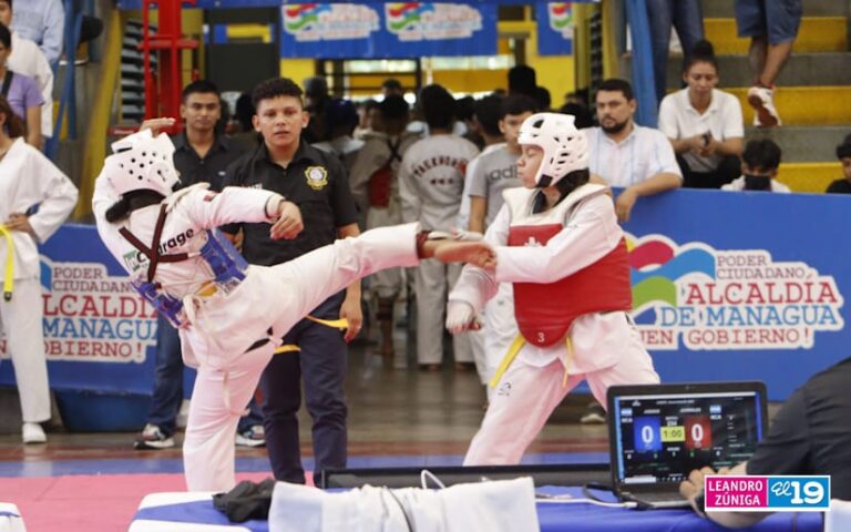 Desarrollan Campeonato de Taekwondo en el Polideportivo España