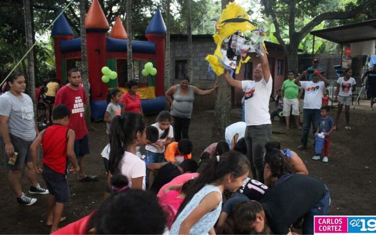 Mimados de la Revolución disfrutan de tarde recreativa en la Comarca Los Vanegas