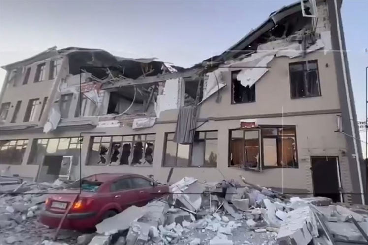 Dos muertos por bombardeo ucraniano en el hotel en Jersón