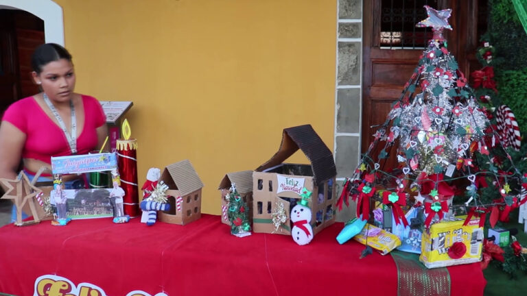 Realizan concurso del árbol navideño más creativo en Juigalpa