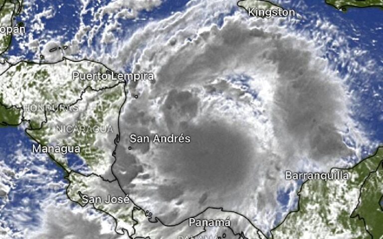 Declaran Alerta Amarilla en todo el Territorio Nacional, ante el Huracán Julia