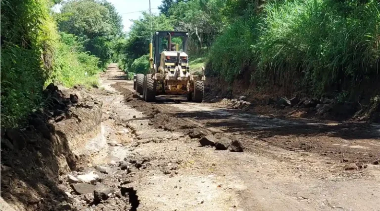 Reparan los caminos rurales de Masaya